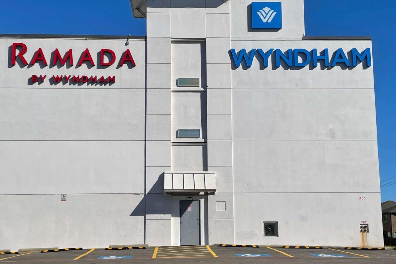 Hotel Ramada By Wyndham Dfw Airport Irving Exteriér fotografie