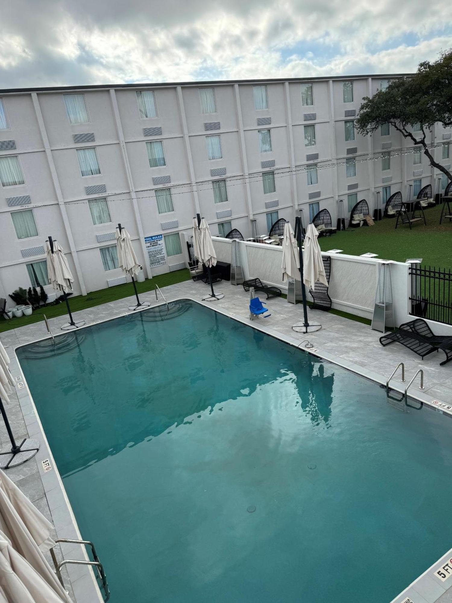 Hotel Ramada By Wyndham Dfw Airport Irving Exteriér fotografie