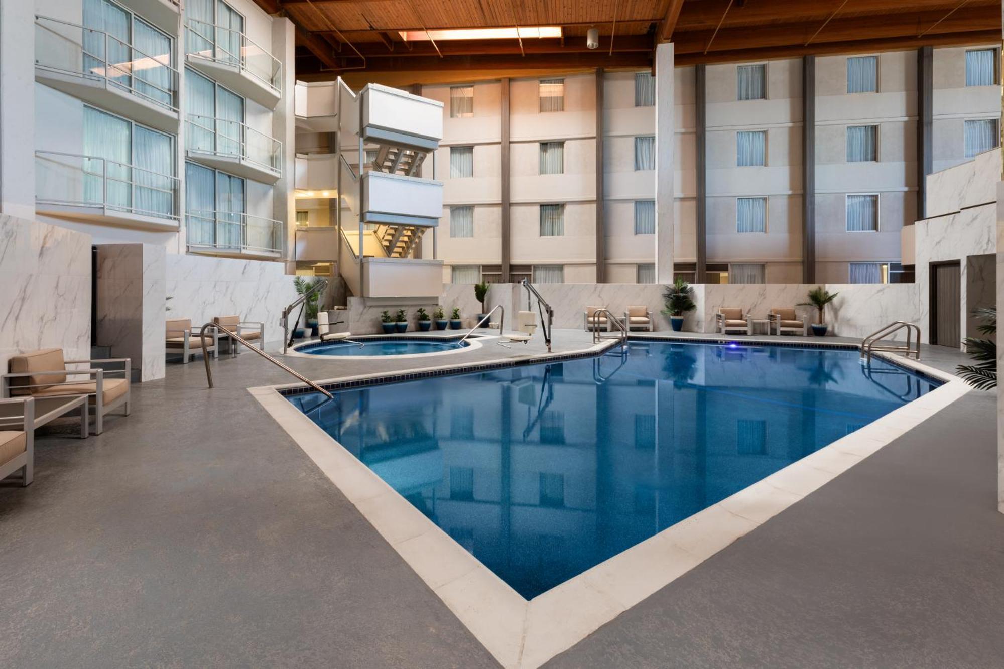 Hotel Ramada By Wyndham Dfw Airport Irving Exteriér fotografie